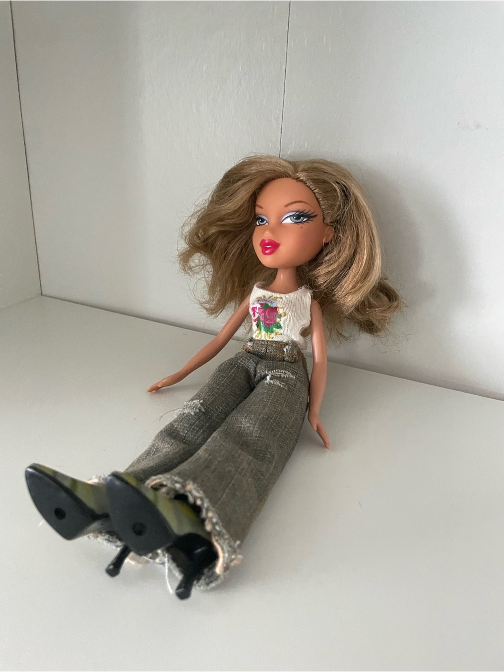 Vintage Yasmine Bratz doll
